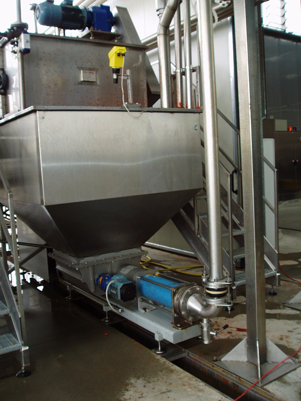 Винтовой насос CSF Inox с бункером и шнековым предподатчиком