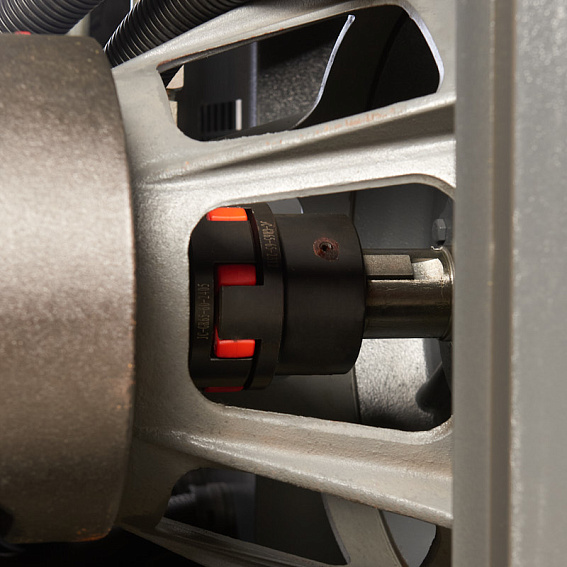 Мощность двигателя, кВт;Давление, атм;Объем ресивера, литров;Производительность, л/мин;Наличие осушителя;Тип привода;Наличие частотного преобразователя;Применение;Напряжение питания, В;Габариты (ДхШхВ), мм;Гарантия, месяцев;Масляный/Безмасляный;Страна производства;Наличие ресивера;Серия Винтовой компрессор ET-Compressors SL 110-16 VS PM (IP55) с частотным регулированием производительности и двигателем на постоянных магнитах