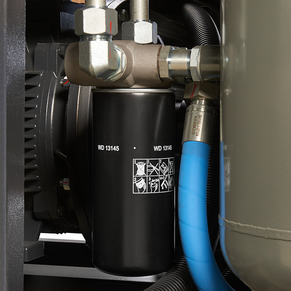 Мощность двигателя, кВт;Давление, атм;Объем ресивера, литров;Производительность, л/мин;Наличие осушителя;Тип привода;Наличие частотного преобразователя;Применение;Напряжение питания, В;Габариты (ДхШхВ), мм;Гарантия, месяцев;Масляный/Безмасляный;Страна производства;Наличие ресивера;Серия Винтовой компрессор ET-Compressors SL 110-16 VS PM (IP55) с частотным регулированием производительности и двигателем на постоянных магнитах