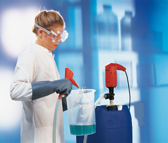 Центробежный электрический лабораторный насос JUNIOR FLUX F310PP-25/19-1000 Центробежный электрический лабораторный насос JUNIOR FLUX F310PP-25/19-1000