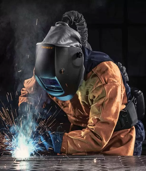 Сварочная маска с автоматическим светофильтром и подачей воздуха Tecmen 815S с PAPR (внешняя кнопка зачистки) Сварочная маска с автоматическим светофильтром и подачей воздуха Tecmen 815S с PAPR (внешняя кнопка зачистки)