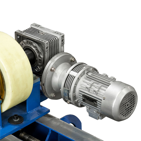 Роликовый вращатель грузоподъемностью 10 тонн с винтовой регулировкой расстояния между роликами Роликовый вращатель грузоподъемностью 10 тонн с винтовой регулировкой расстояния между роликами