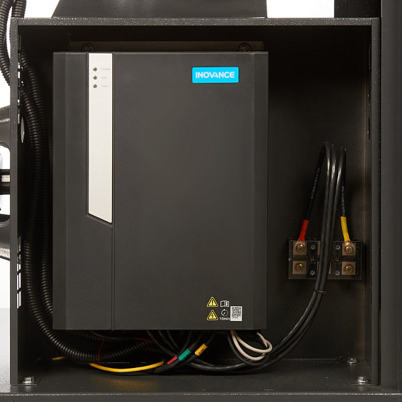 Мощность двигателя, кВт;Давление, атм;Объем ресивера, литров;Производительность, л/мин;Наличие осушителя;Тип привода;Наличие частотного преобразователя;Применение;Напряжение питания, В;Габариты (ДхШхВ), мм;Гарантия, месяцев;Масляный/Безмасляный;Страна производства;Наличие ресивера;Серия Винтовой компрессор ET-Compressors SL 15-10 VS PM (IP55) с частотным регулированием производительности и двигателем на постоянных магнитах