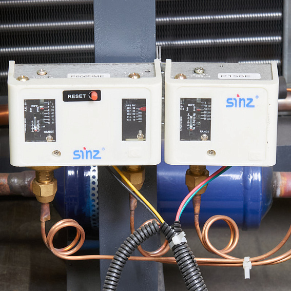 Осушитель сжатого воздуха рефрижераторного типа ET RD 2400 Осушитель сжатого воздуха рефрижераторного типа ET RD 2400