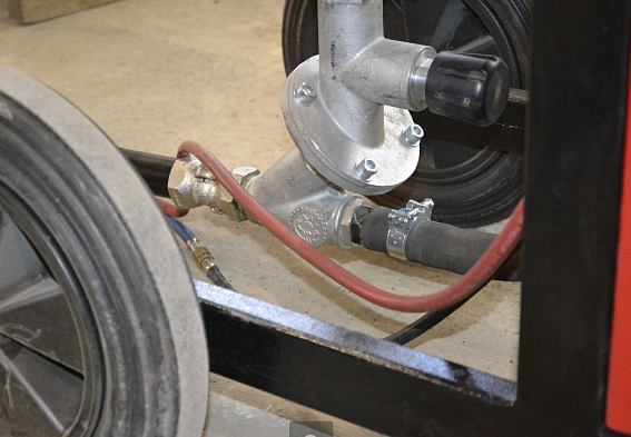 Беспылевая пескоструйная установка BLASTVAC 5500 Беспылевая пескоструйная установка BLASTVAC 5500