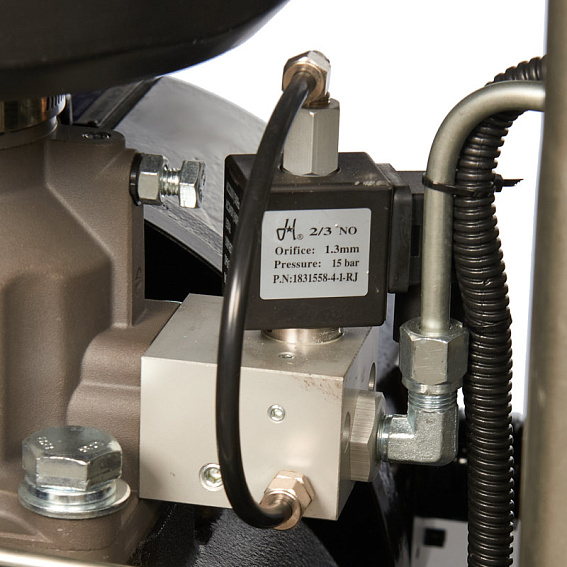 Винтовой компрессор ET-Compressors SL 22-10-500 D VS PM ES (IP23) на ресивере с осушителем Винтовой компрессор ET-Compressors SL 22-10-500 D VS PM ES (IP23) на ресивере с осушителем