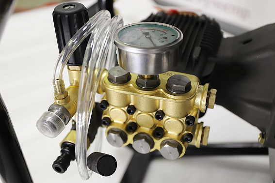 Мойка высокого давления с бензиновым двигателем MERAN MG240-17 Мойка высокого давления с бензиновым двигателем MERAN MG240-17