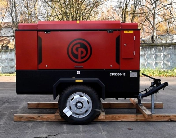 Компрессор для пескоструйных аппаратов CPS 350-175 F CS AF/WS (аналогичная модель - Дизельный винтовой компрессор ET SDL 350T-12 на шасси) Компрессор для пескоструйных аппаратов CPS 350-175 F CS AF/WS (аналогичная модель - Дизельный винтовой компрессор ET SDL 350T-12 на шасси)