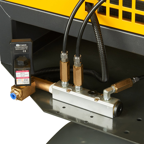 Винтовой компрессор ET SL 7,5-08-250 ES (IP55) Винтовой компрессор ET-Compressors SL 7,5-08-250 ES (IP55) с ресивером и осушителем